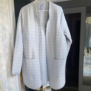 Athletic Works Women's Light Gray Quilted Puffer Jacket